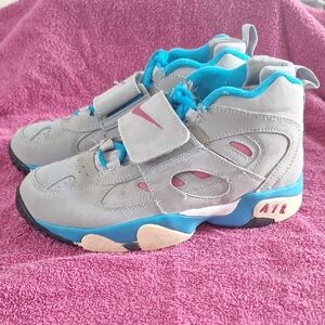 Nike Kids Diamond Turf II Sneakers